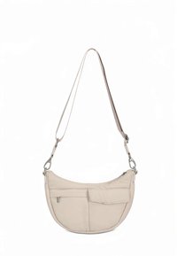 Geantă de umăr bej cu formă curbată, realizată dintr-un material textil moale. Dispune de un buzunar frontal și accesorii argintii pentru atașarea baretei.