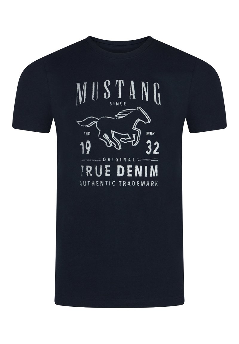 Námořnická modrá bavlněná tričko s grafickým potiskem běžícího koně a bílým textem s nápisem "MUSTANG 1932 TRUE DENIM."