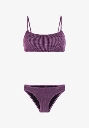 Bikini violet texturé avec un haut à encolure carrée, fines bretelles, et un bas assorti taille basse avec coutures latérales.