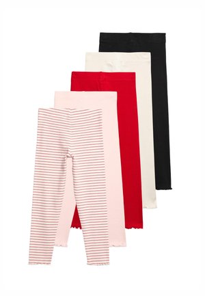 Fem par sammenlagte leggings i røde og hvide striber, ensfarvet lyserød, ensfarvet rød, ensfarvet hvid og ensfarvet sort, arrangeret overlappende.