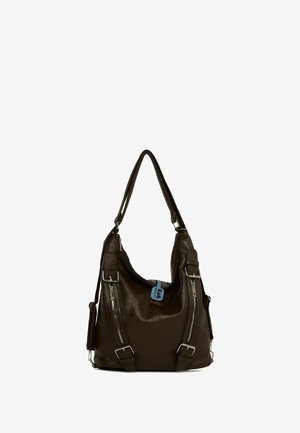 Bruine neplederen schoudertas met een slouch-ontwerp, voorzien van zilveren ritssluitingen en verstelbare bandjes voor extra functionaliteit.