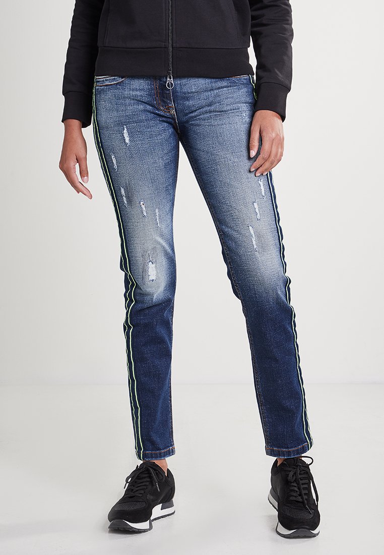 Blugi slim fit