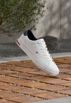 Tommy Hilfiger, - Sneakersy niskie