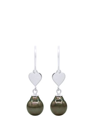 Boucles d'oreilles pendantes en forme de cœur en argent avec des perles rondes vert foncé suspendues sous chaque cœur.