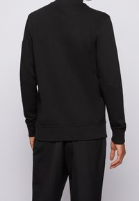 BOSS Bomber bunda - black