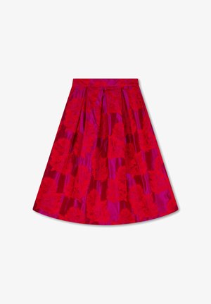 Rode geplooide rok van glanzende stof met een bloemmotief in verschillende tinten rood. De tailleband is textuur en aansluitend.