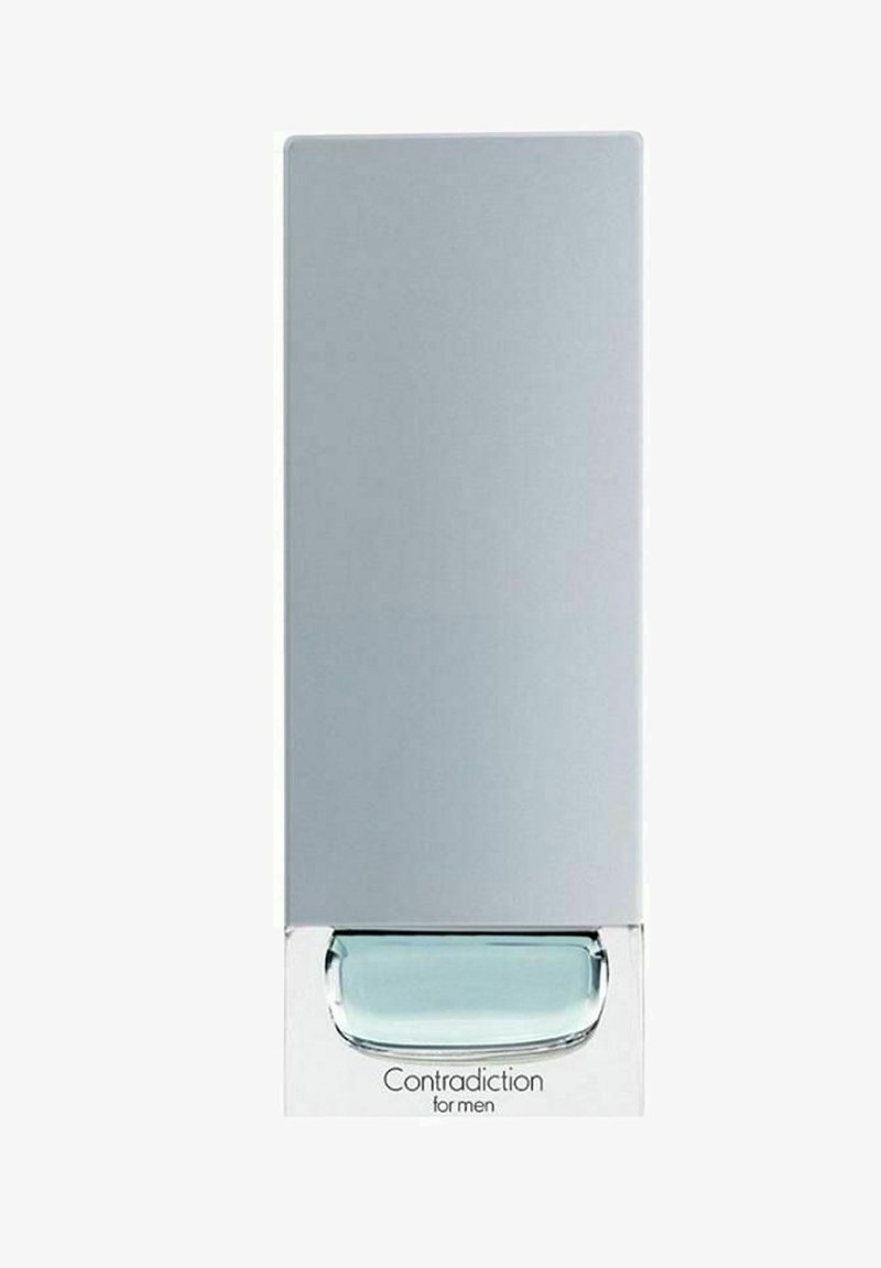 Duftflaske med et højt, rektangulært, mat sølvtop og en klar glasbund, der indeholder lyseblå væske, mærket "Contradiction for men."