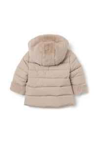 Giacca puffer beige con cappuccio e polsini morbidi e soffici. Presenta un design trapuntato e una forma leggermente arrotondata per garantire calore.