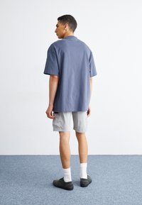 Ellesse BULLSEYE - Rövidnadrágok - light grey