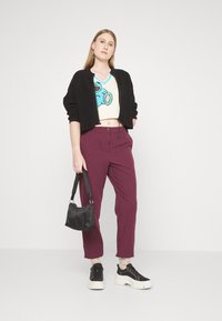 Even&Odd Pantalon classique - purple