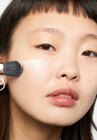 Revolution PRO CC PERFECTING FOUNDATION - Foundation - f0.2