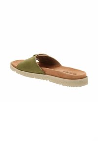 Infradito in suede verde con una soletta imbottita marrone, caratterizzati da una suola in gomma beige testurizzata e una larga fascia sulla punta.
