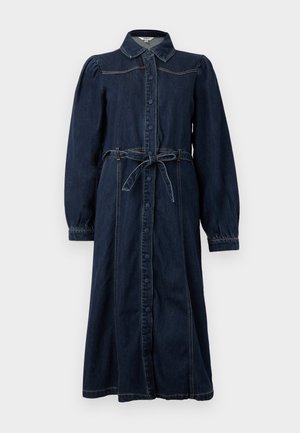 Mørkeblå denimkjole med krage, frontknapper, lange puffermer og belte i livet. Har sømdetaljer.