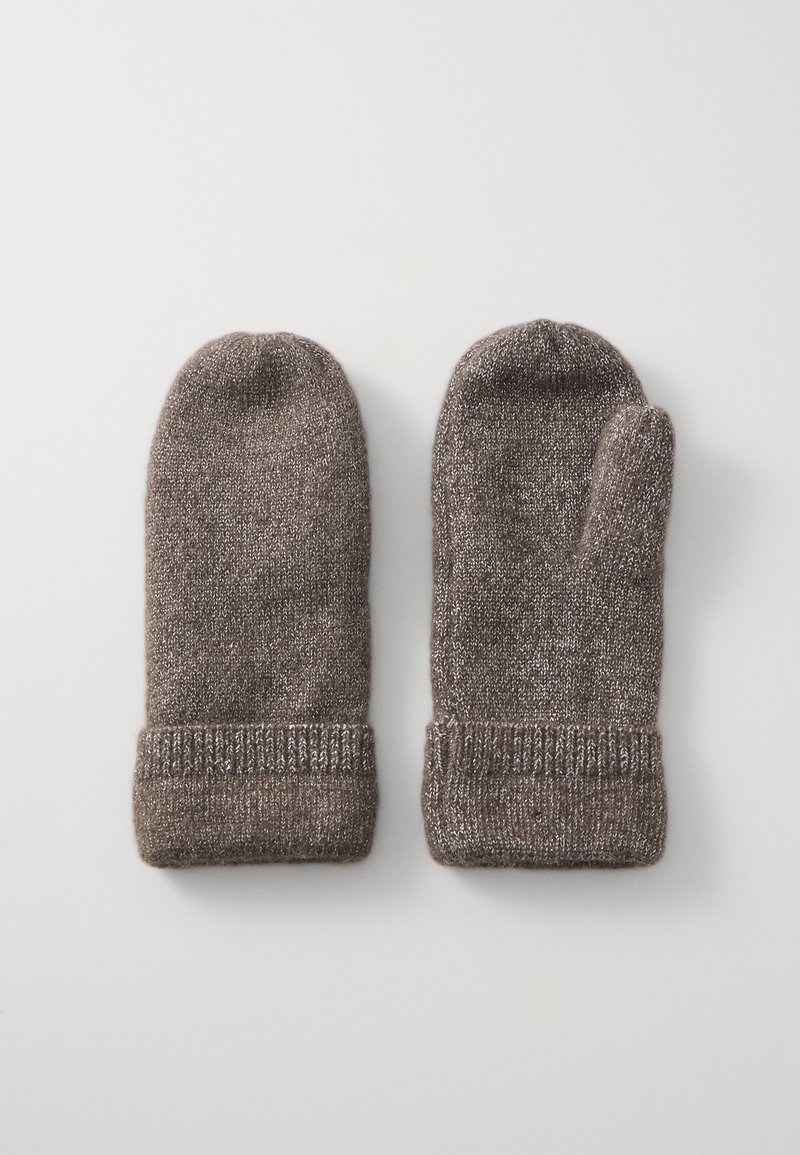 Muffole di lana marroni a coste, con un design a risvolto, caratterizzate da una texture liscia con un leggero luccichio. Parte superiore arrotondata e forma tradizionale.