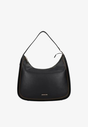 Borsa a tracolla in pelle nera con una singola tracolla, cerniera superiore e cuciture color senape lungo i bordi, etichettata "Ortononi Roma" al centro frontale.