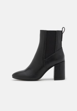Classic ankle boots - black