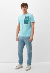 s.Oliver MIT FRONTPRINT - T-shirt z nadrukiem