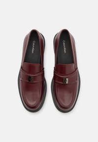 Calvin Klein LOAFER - Pantofi slip-on - oxblood