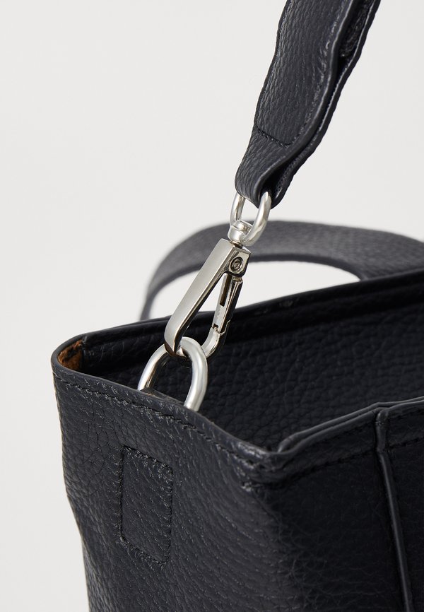 COMPUTER HAND PANTERA - Handbag2