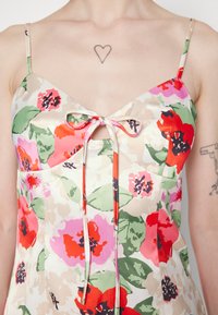 NA-KD JASMIN AZIZAM THIN STRAP MINI DRESS - Cocktail φόρεμα / Φόρεμα για πάρτι - flower