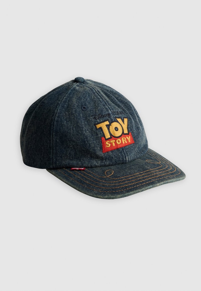 Levi's® TOY STORY LOGO HAT - Sapka - you got a friend in us