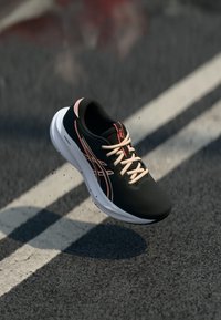 Niet geselecteerd, black/pink