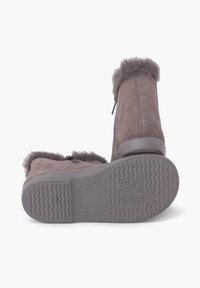 Pisamonas TIPO CHELSEA CON CUELLO - Kotníkové boty - gris