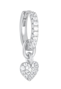 Orecchino a cerchio in argento con un charm a forma di cuore intrecciato, decorato con cristalli trasparenti e una finitura liscia e lucida. Il cuore presenta una superficie testurizzata.