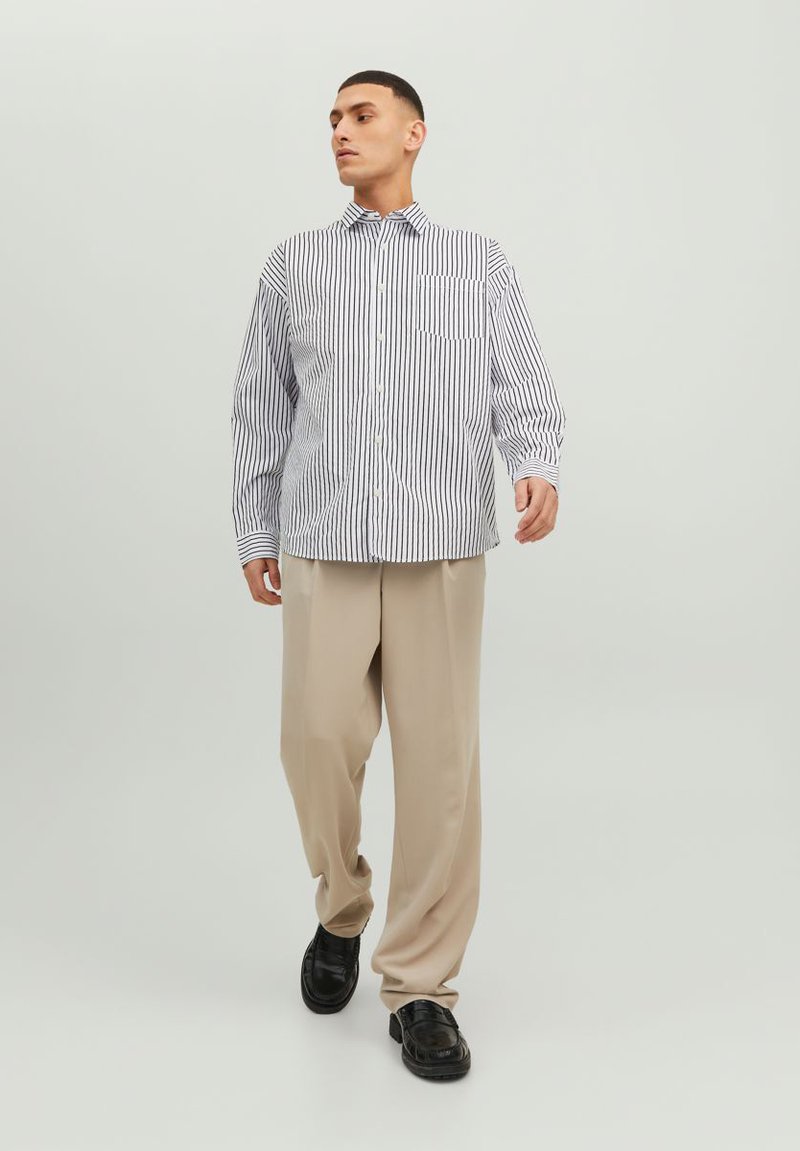 Jack & Jones JORBILL OVERSIZE UNISEX - Camisa - bright white stripe