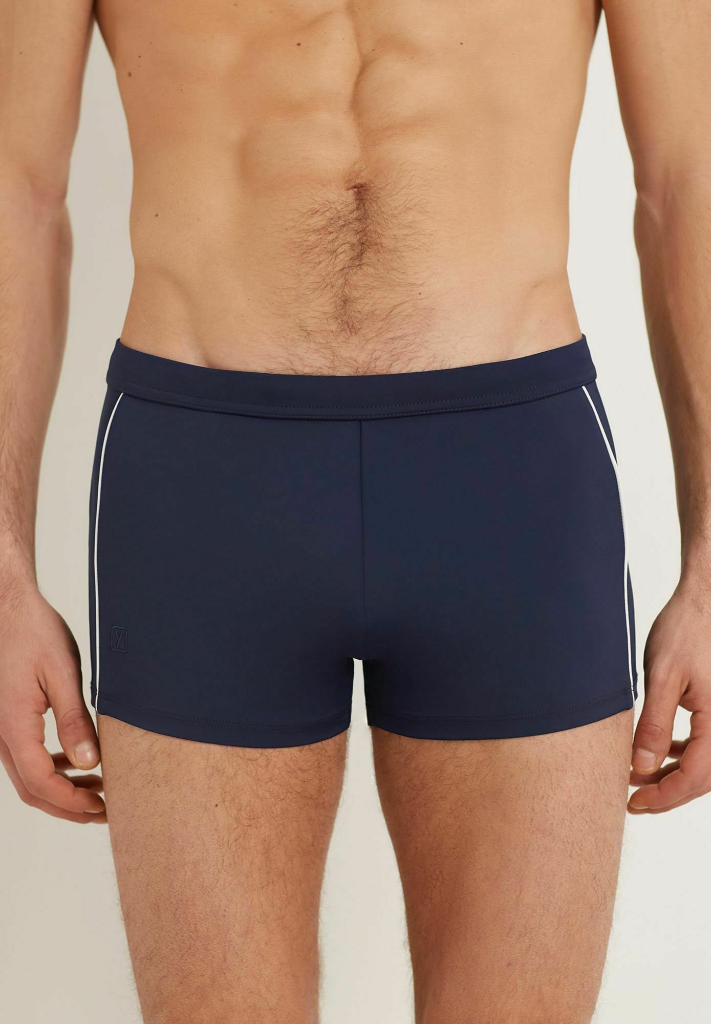 Slip Elasticizzati: 5 Idee Per Costumi Da Bagno Uomo - 11