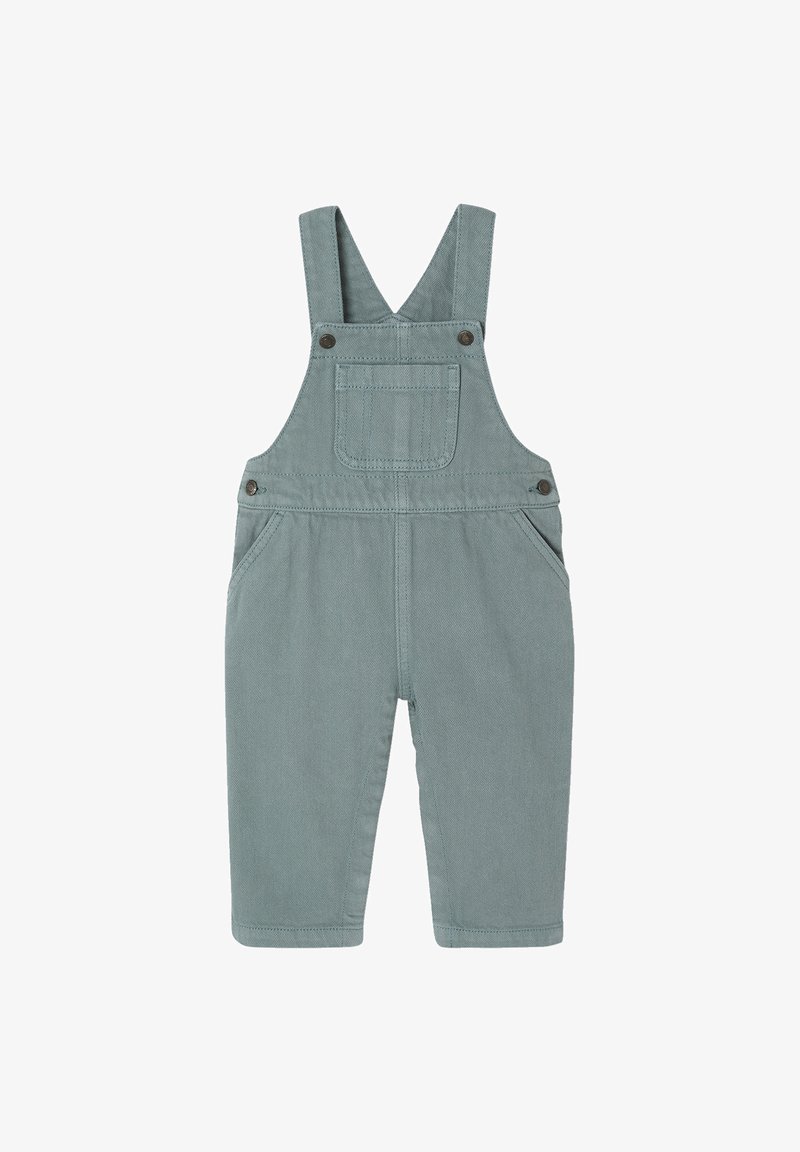 Hellgrüne Jeanslatzhosen mit verstellbaren Trägern, zwei Vordertaschen, einer Brusttasche und metalischen Knopfakzenten.