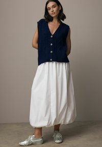 Next CABLE - REGULAR FIT - Vestă - blue navy