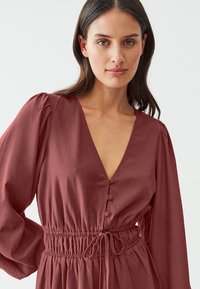 THE FATED TRISSY MINI - Dnevna obleka - terracotta
