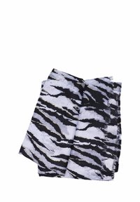 Sciarpa animalier nera e grigia con accenti dorati, caratterizzata da una texture morbida e bordi sfilacciati; forma rettangolare per uno styling versatile.