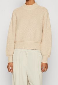 Vero Moda Petite Stickad tröja - off-white