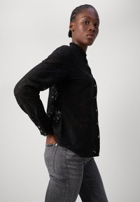 Mos Mosh SHIRT - Bluza z gumbi - black