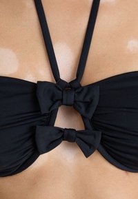 Thumbnail Image 7