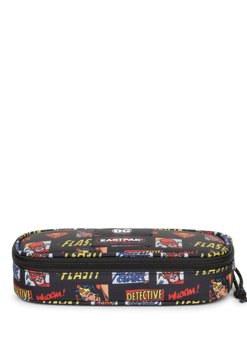 Astuccio in tessuto nero, con stampe colorate di personaggi dei fumetti e testo. Forma rettangolare con chiusura a zip e etichetta con marchio.