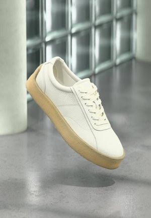 PRODIGY - Športni copati - white