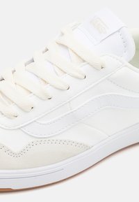 Vans CRUZE TOO CC UNISEX - Tenisky - white