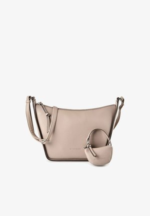 Bolso bandolera de cuero beige con correa ajustable y pequeño bolso a juego adjunto, mostrado sobre un fondo blanco.