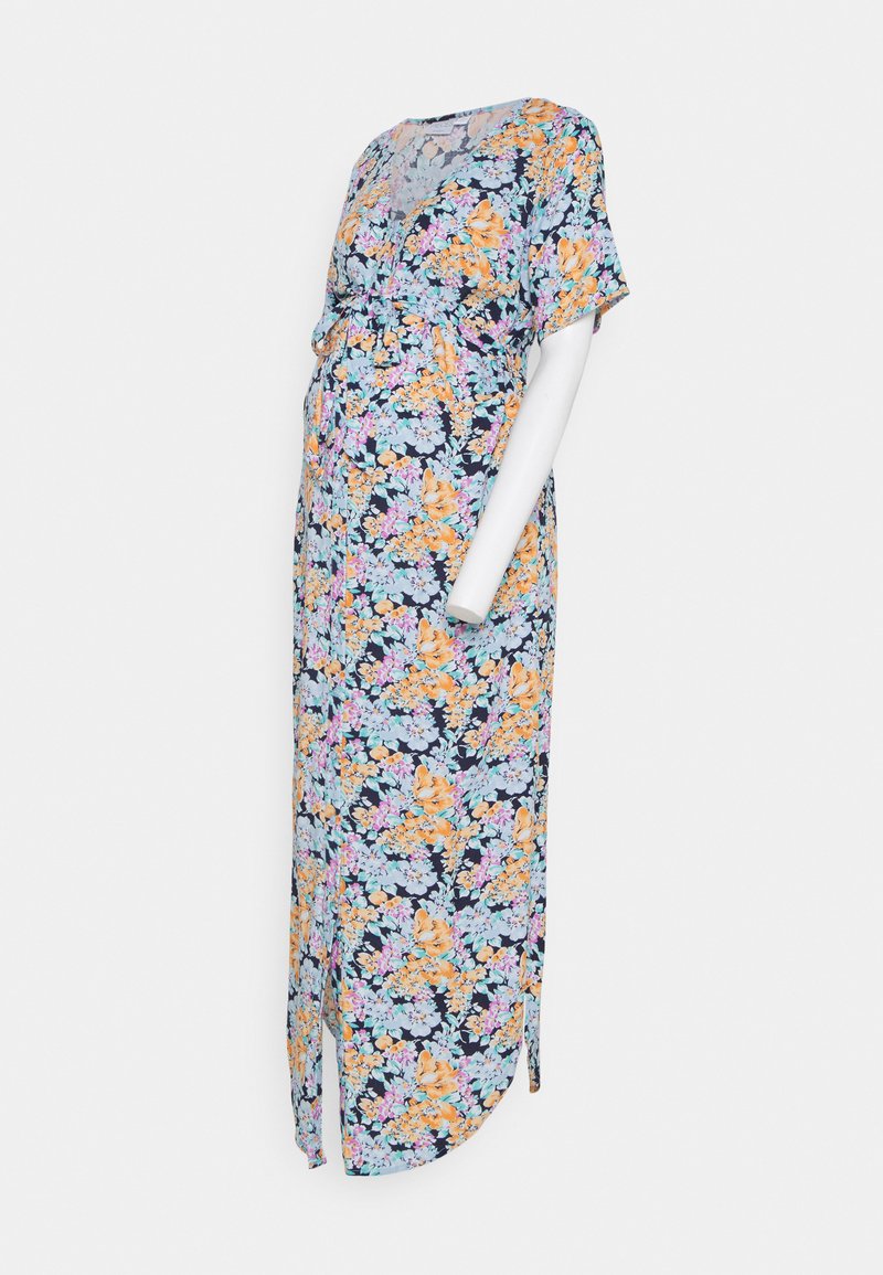 Vestido de maternidade floral com mangas curtas, decote em V profundo e fundo azul-marinho com flores laranjas, rosas e azuis de várias cores.