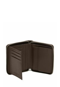 Brązowy skórzany portfel z zamkiem błyskawicznym, wieloma kieszeniami na karty oraz kieszonką na monety. Gładka faktura i minimalistyczny design.
