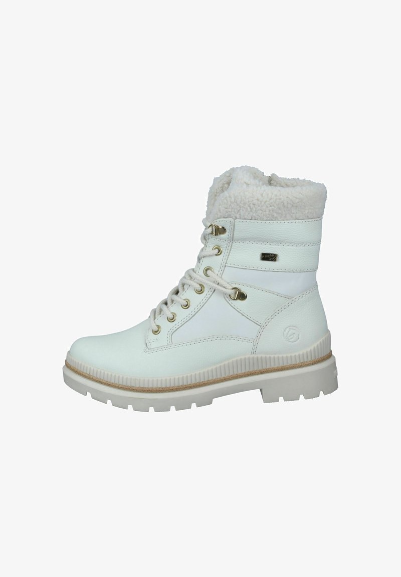 Bottes de cheville en cuir blanc avec un col duveteux, des garnitures dorées et une semelle en caoutchouc texturée. Présente un laçage et une languette rembourrée.