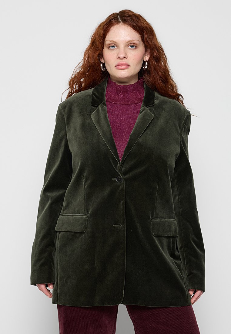 closed Blazer bruin closed Blazer bruin