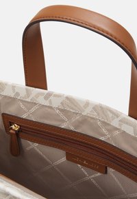 MICHAEL Michael Kors GIGI GRAB TOTE - Shopper - vanilla/lugg