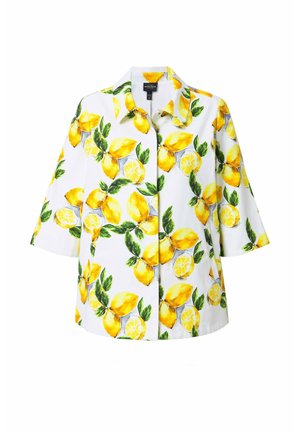 Witte blouse met citroen- en bladprint, korte mouwen, kraag, knoopsluiting aan de voorkant, gemaakt van lichtgewicht stof, met levendige gele en groene kleuren.