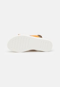 Tamaris Platform sandals - mango