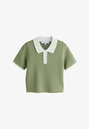 Lühikeste varrukatega õlivihroheline kudumist särk, millel on valge laineline krae, pärlnööbid ning helerohelised triibud krae ja varrukakäänaku peal.