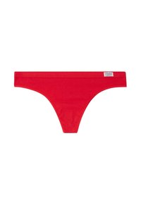 Rode stringonderbroek van zacht materiaal, met een gladde tailleband en een minimalistisch ontwerp. Etiket aan de zijkant zegt "Frank Dandy."